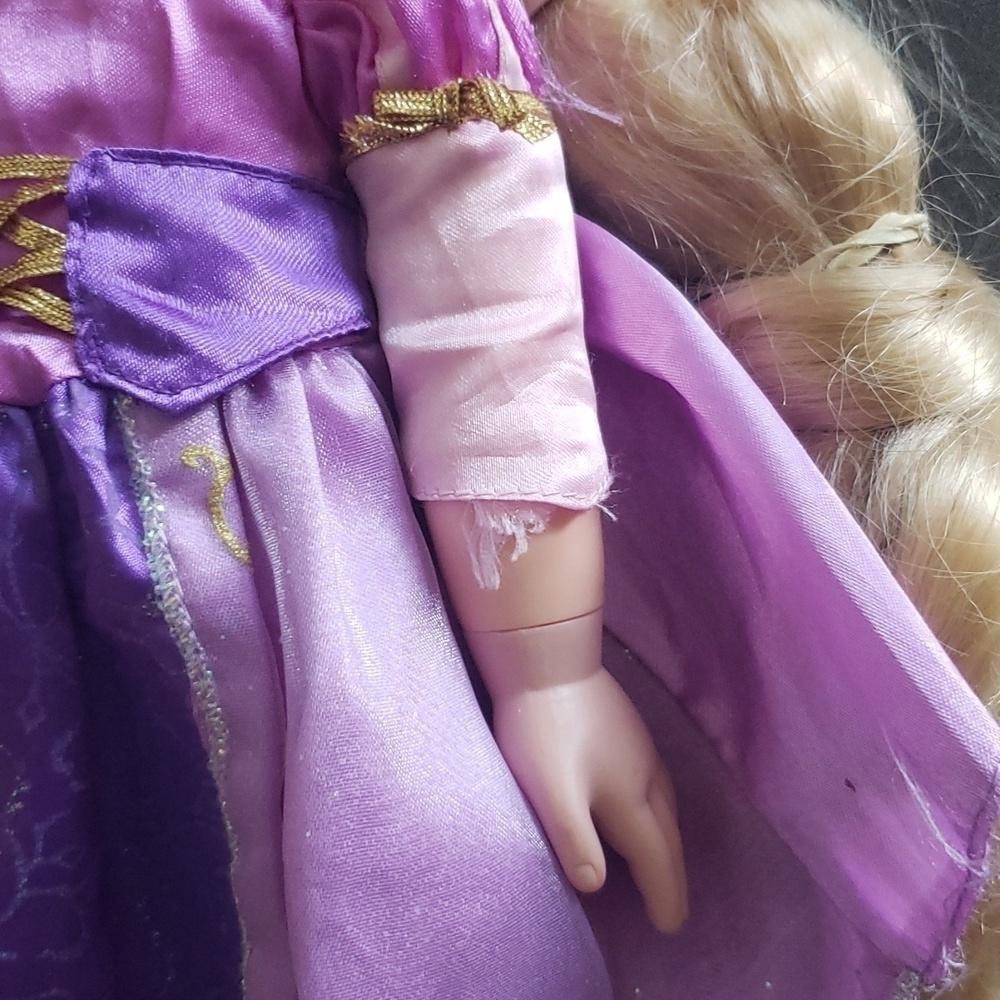 DISNEY LITTLE PRINCESS RAPUNZEL 15" DOLL - Picture 4 of 6